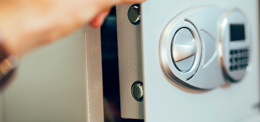 Fingerprint Safe Openers in McFarland, CA